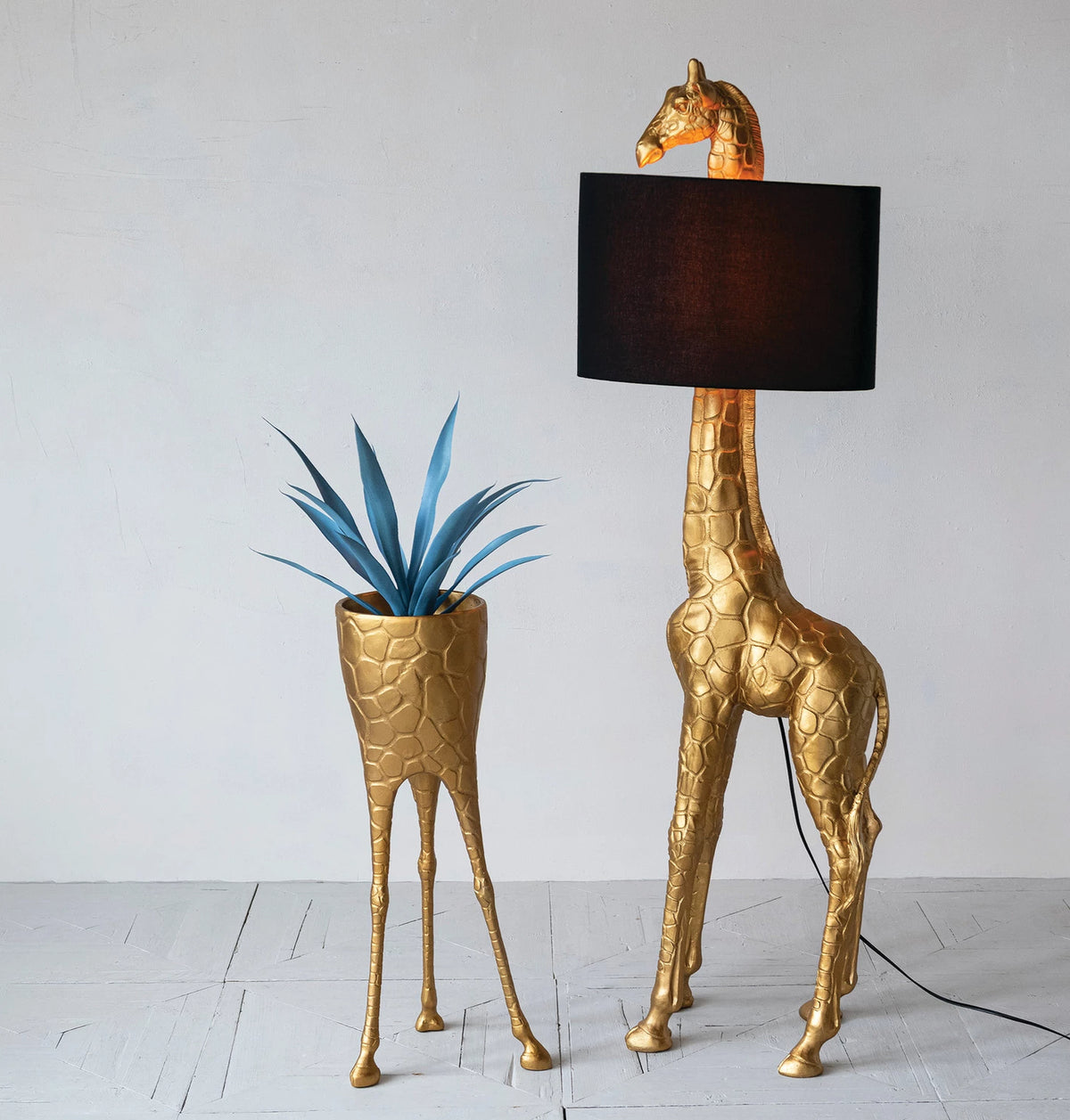 Gilded Giraffe Accent Lamp image 0
