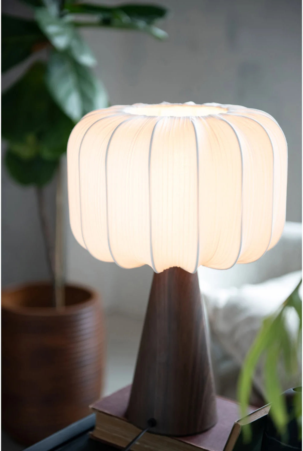 Hearth Pleated Lamp image 4