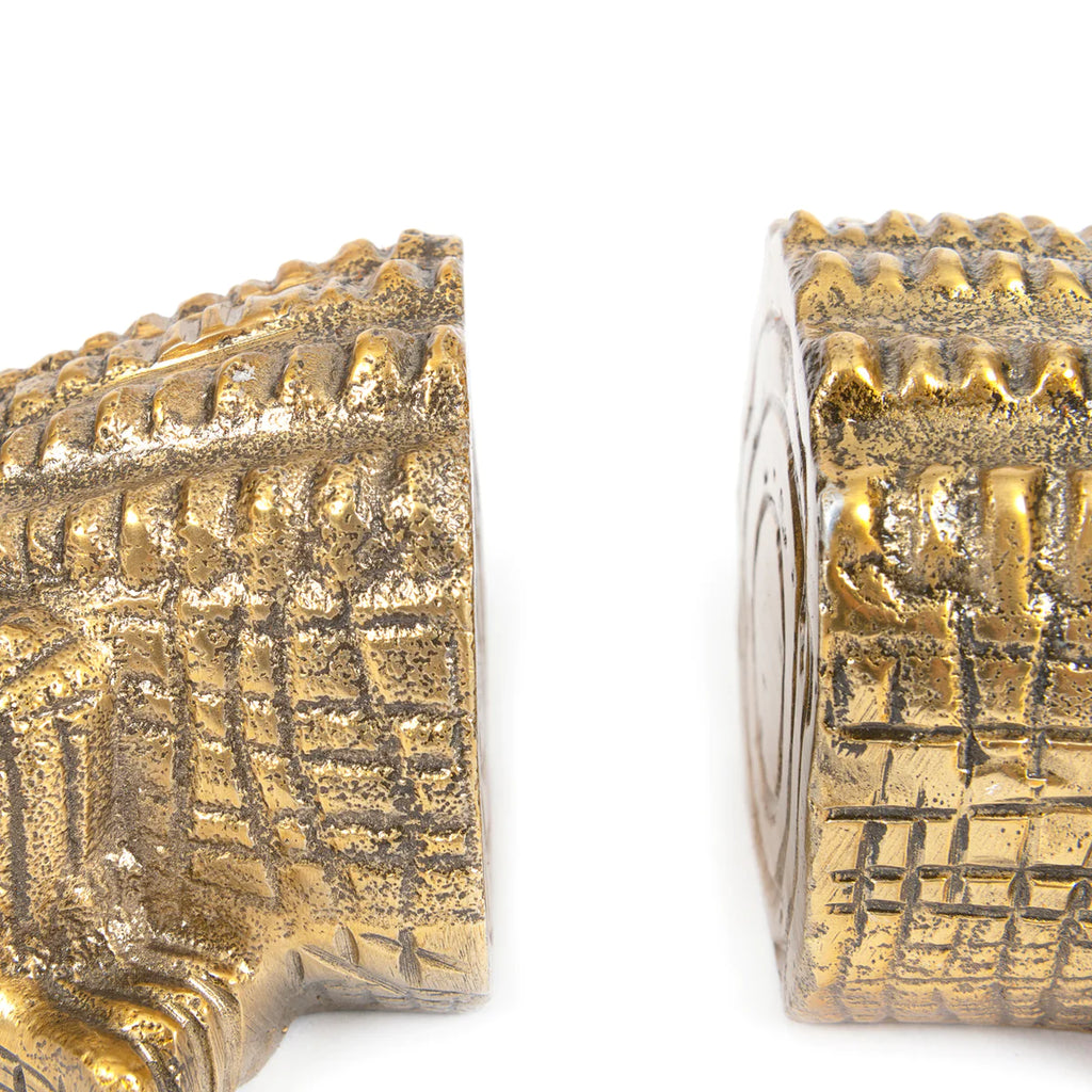 Dundee Croc Bookends image 9